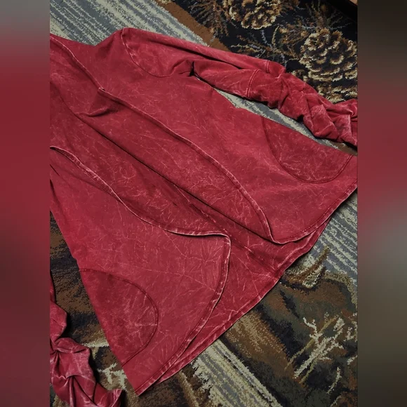 Beautiful sweater - Picture 5 of 9